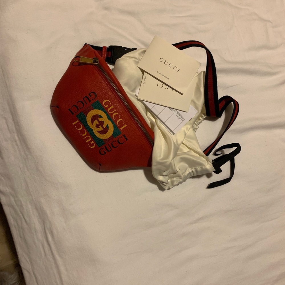 (SOLD) Gucci Mini Belt Bag